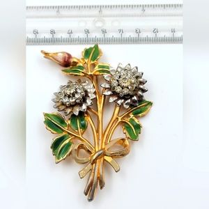 Vintage flower pin